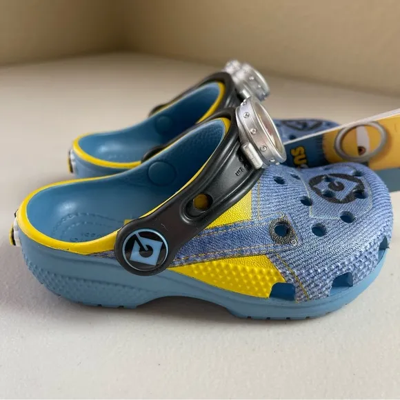 🆕 CROCS Minions Classic Clog Despicable Me Kids/Toddler 7 Blue Yellow NWT