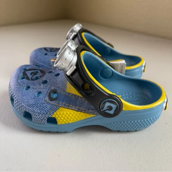 🆕 CROCS Minions Classic Clog Despicable Me Kids/Toddler 7 Blue Yellow NWT