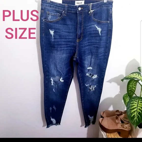 ⭐ Plus Size distress skinny Jeans