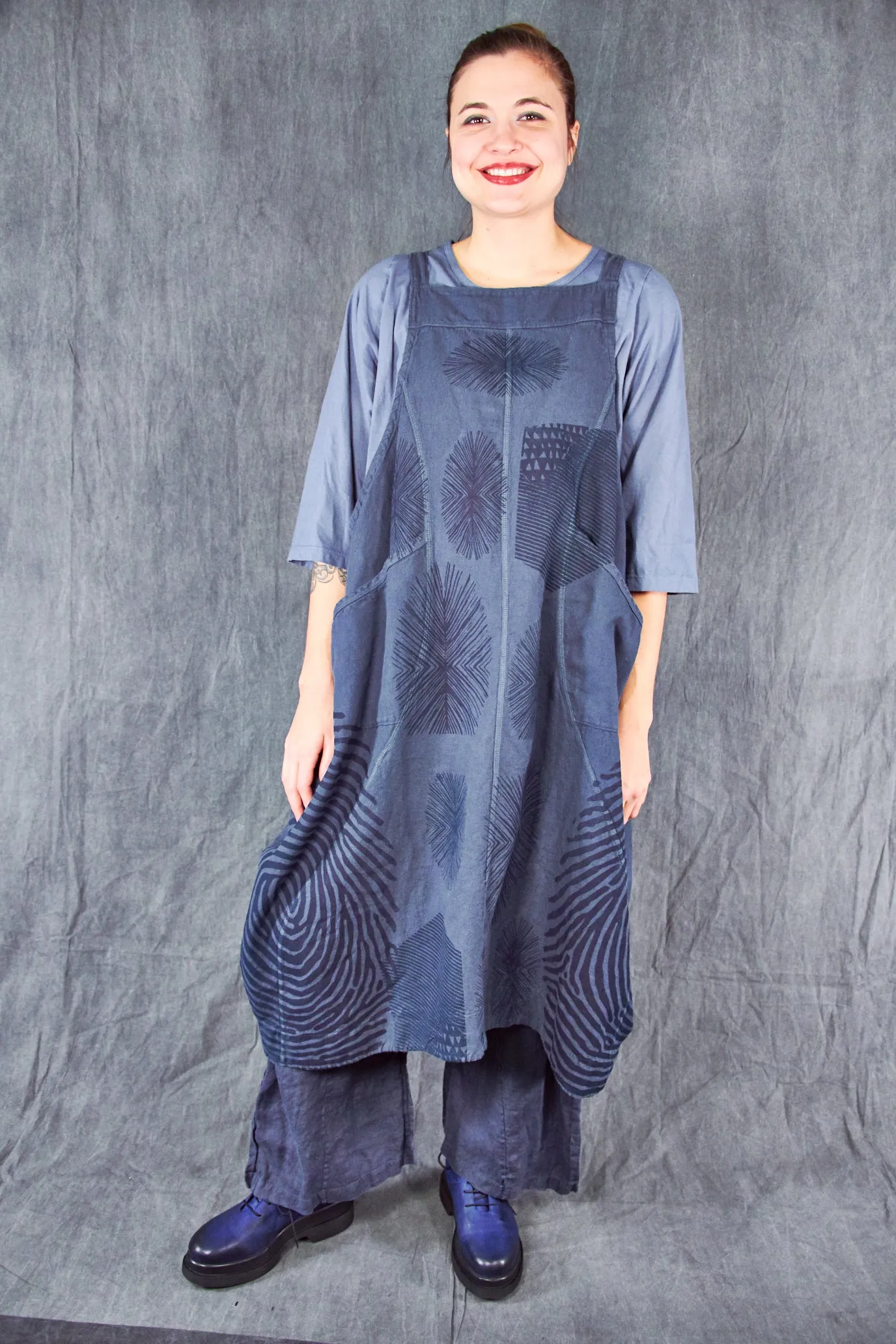 6211 Heavy Weave Linen Curve Apron Antique Ink-P
