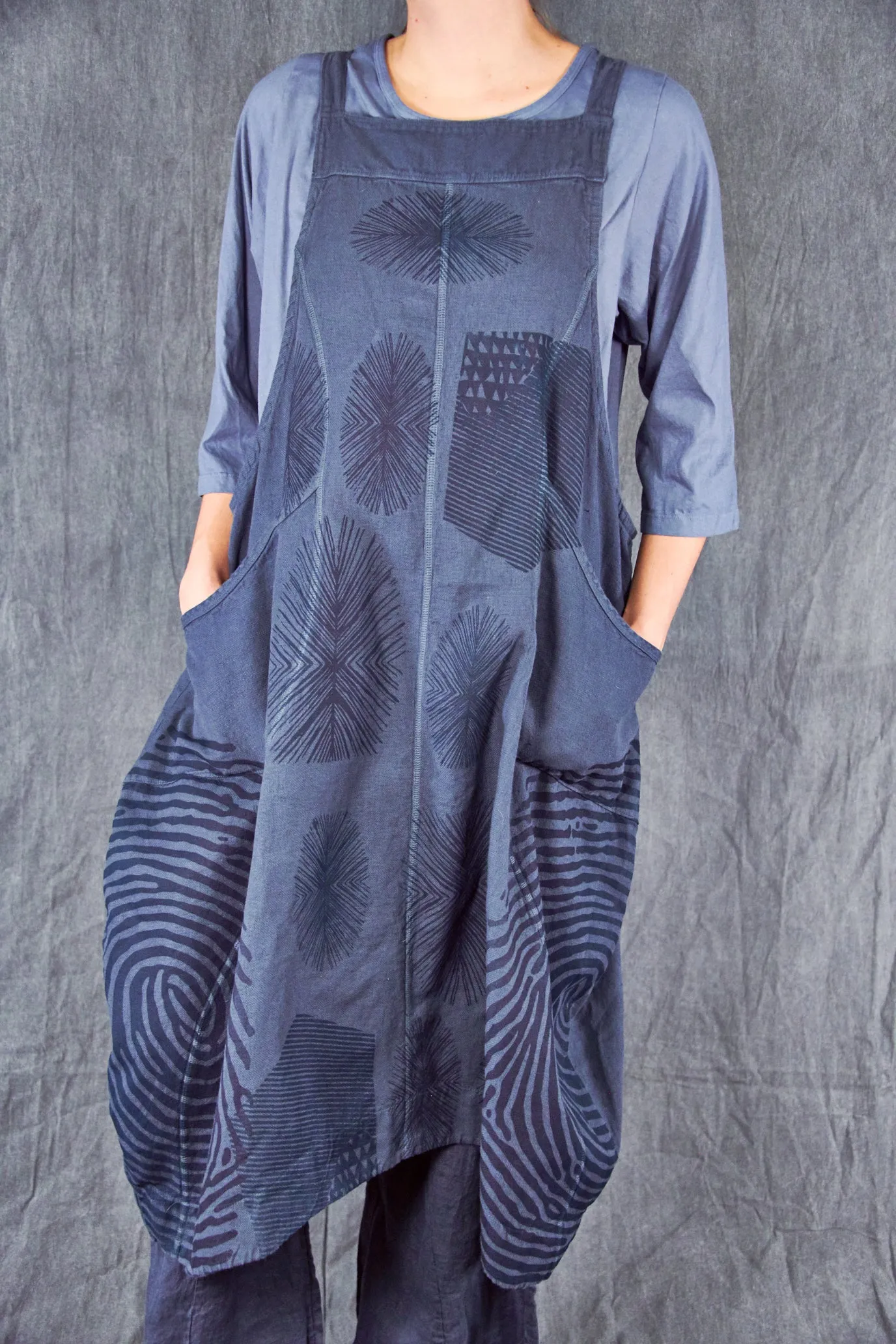 6211 Heavy Weave Linen Curve Apron Antique Ink-P