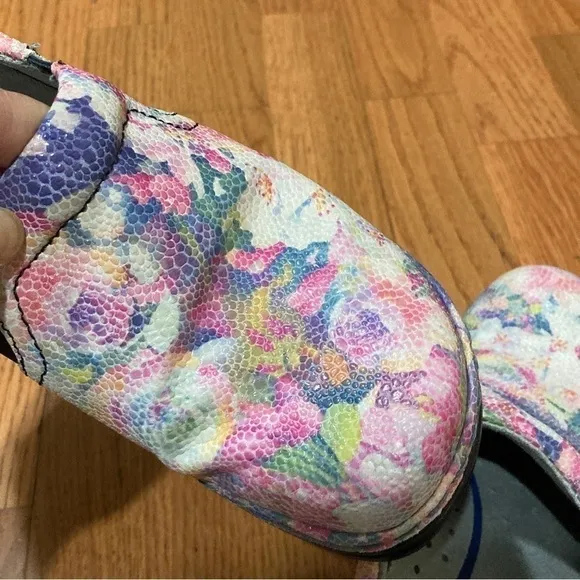 6.5 KLOGS FOOTWEAR Naples Collection Clogs great for someone on their feet a lot