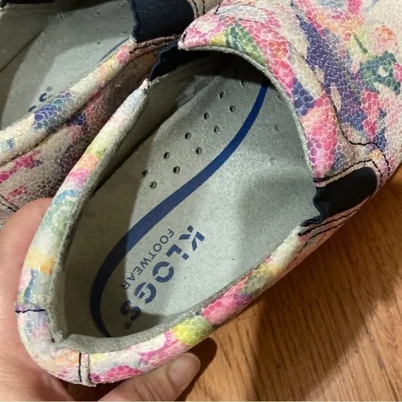 6.5 KLOGS FOOTWEAR Naples Collection Clogs great for someone on their feet a lot