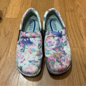 6.5 KLOGS FOOTWEAR Naples Collection Clogs great for someone on their feet a lot