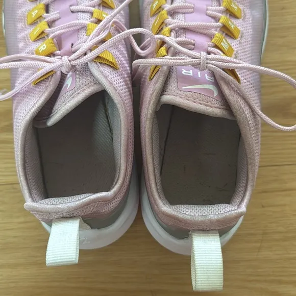 Air Max Youth Womens Axis GS 'Arctic Pink Particle Grey 7Y 8.5 Sneakers Athletic