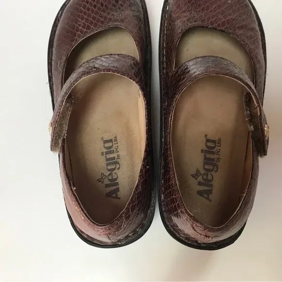 Alegria Paloma Brown Embossed Leather Mary Jane Clogs (35)