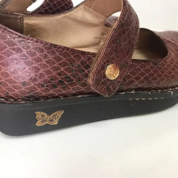 Alegria Paloma Brown Embossed Leather Mary Jane Clogs (35)