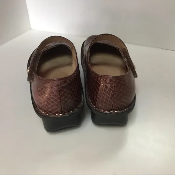 Alegria Paloma Brown Embossed Leather Mary Jane Clogs (35)