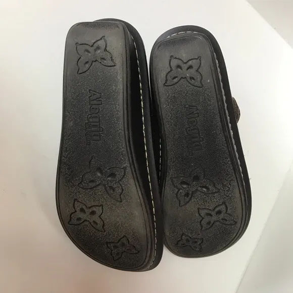 Alegria Paloma Brown Embossed Leather Mary Jane Clogs (35)