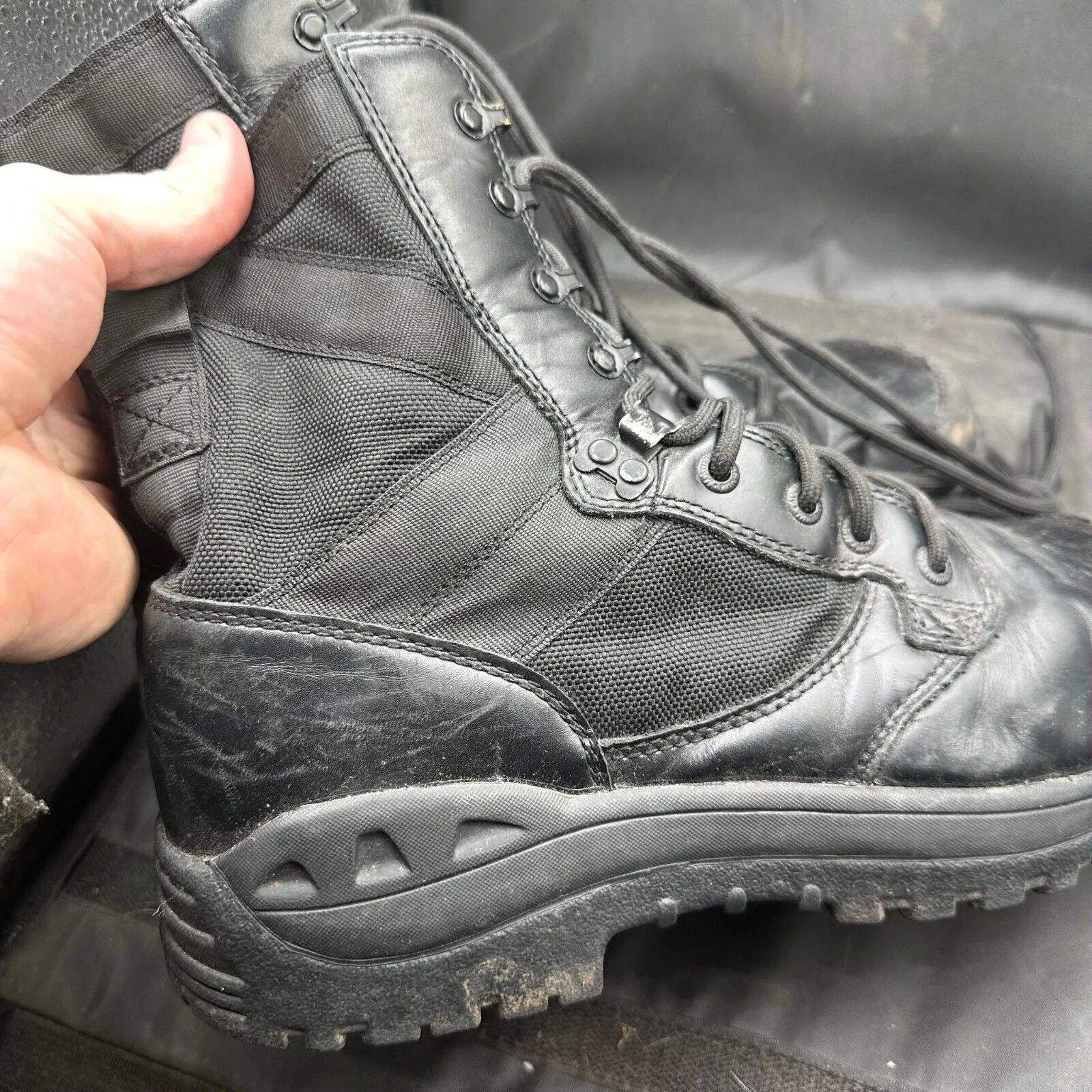 Army Black Leather High Top Magnum Combat Boots - Size EU 43 - UK 9L