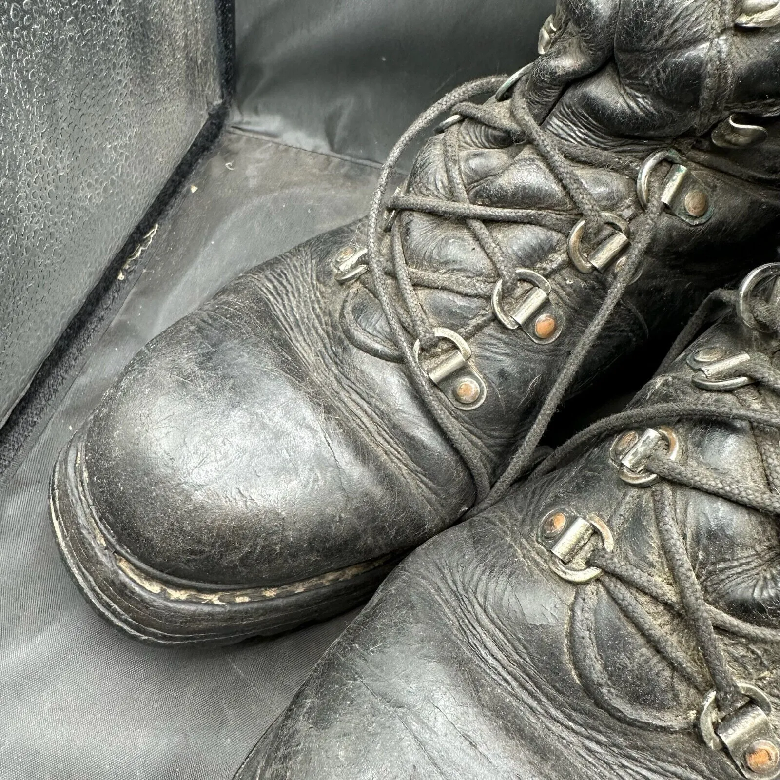 Austrian Army Black Leather Army Combat Boots - Size EU 42 - UK 8