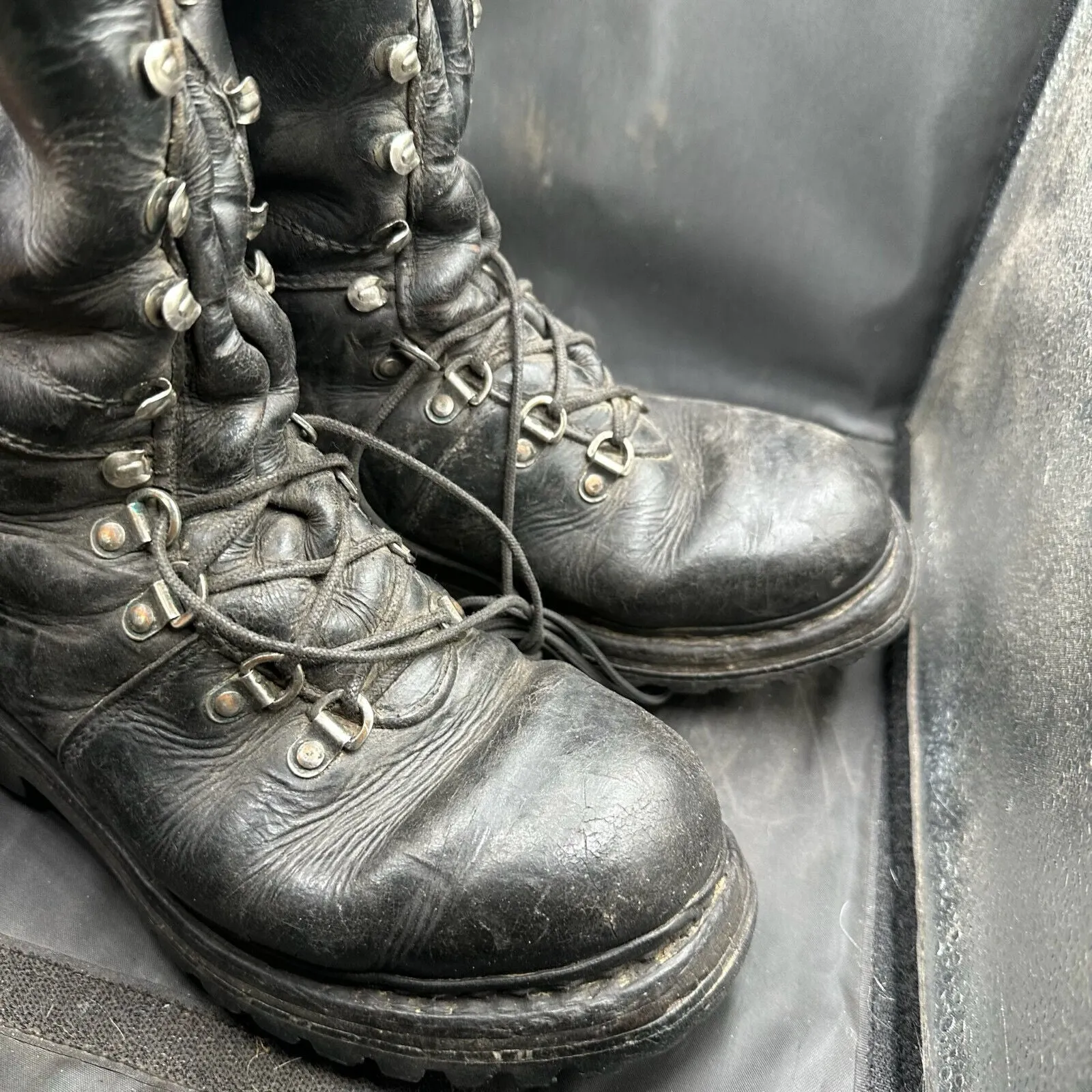 Austrian Army Black Leather Army Combat Boots - Size EU 42 - UK 8
