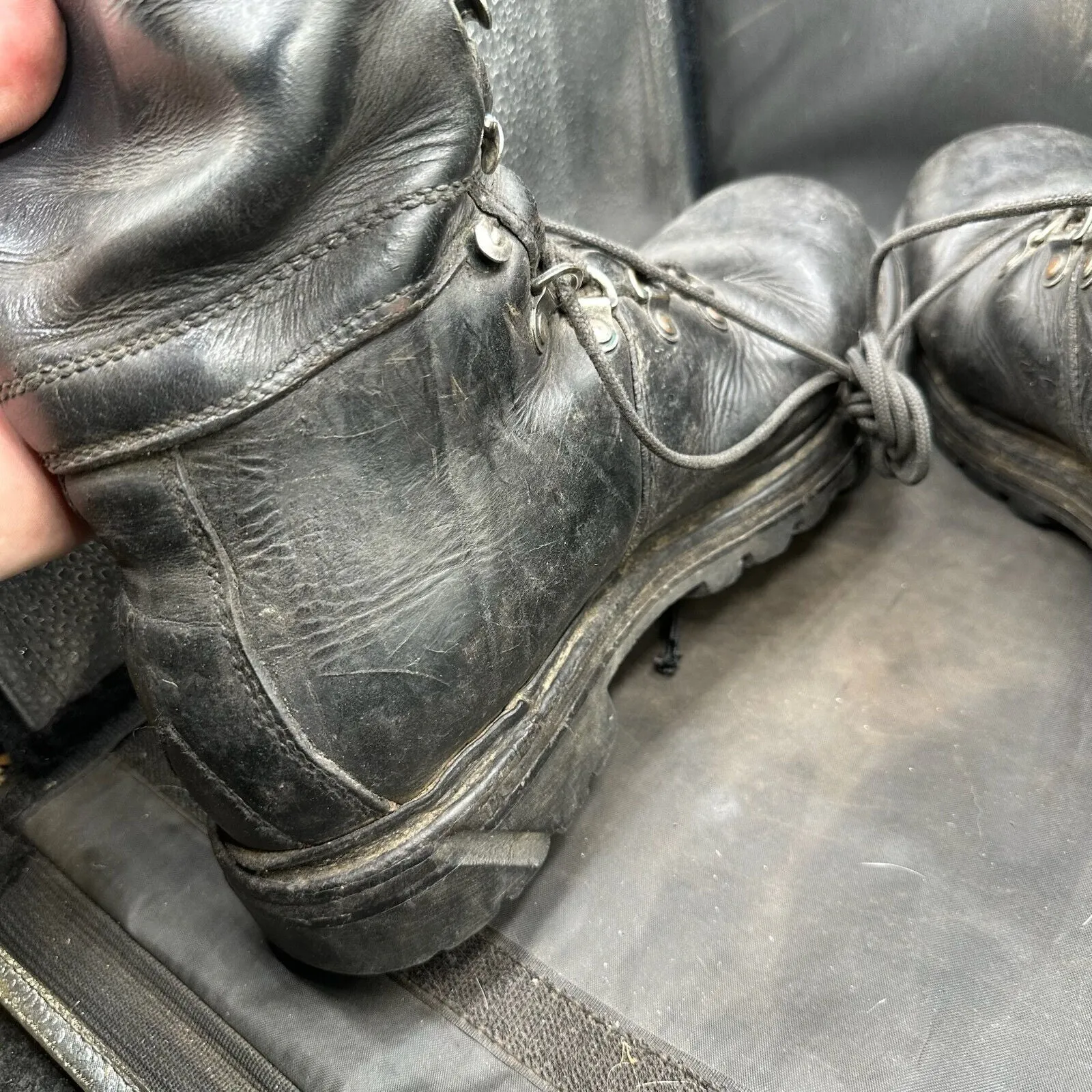 Austrian Army Black Leather Army Combat Boots - Size EU 42 - UK 8