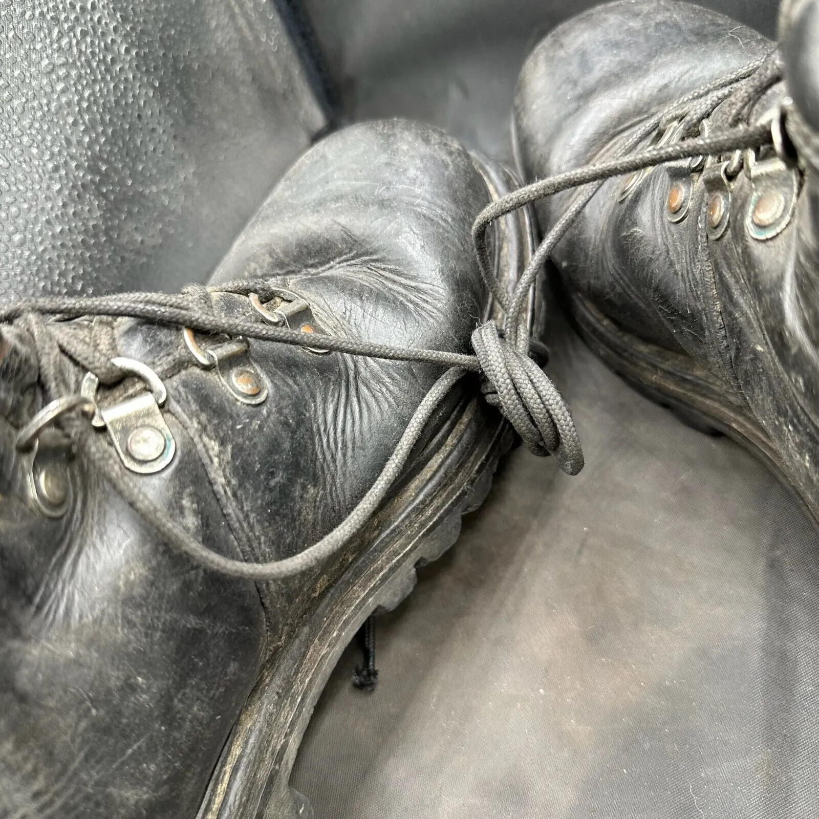 Austrian Army Black Leather Army Combat Boots - Size EU 42 - UK 8