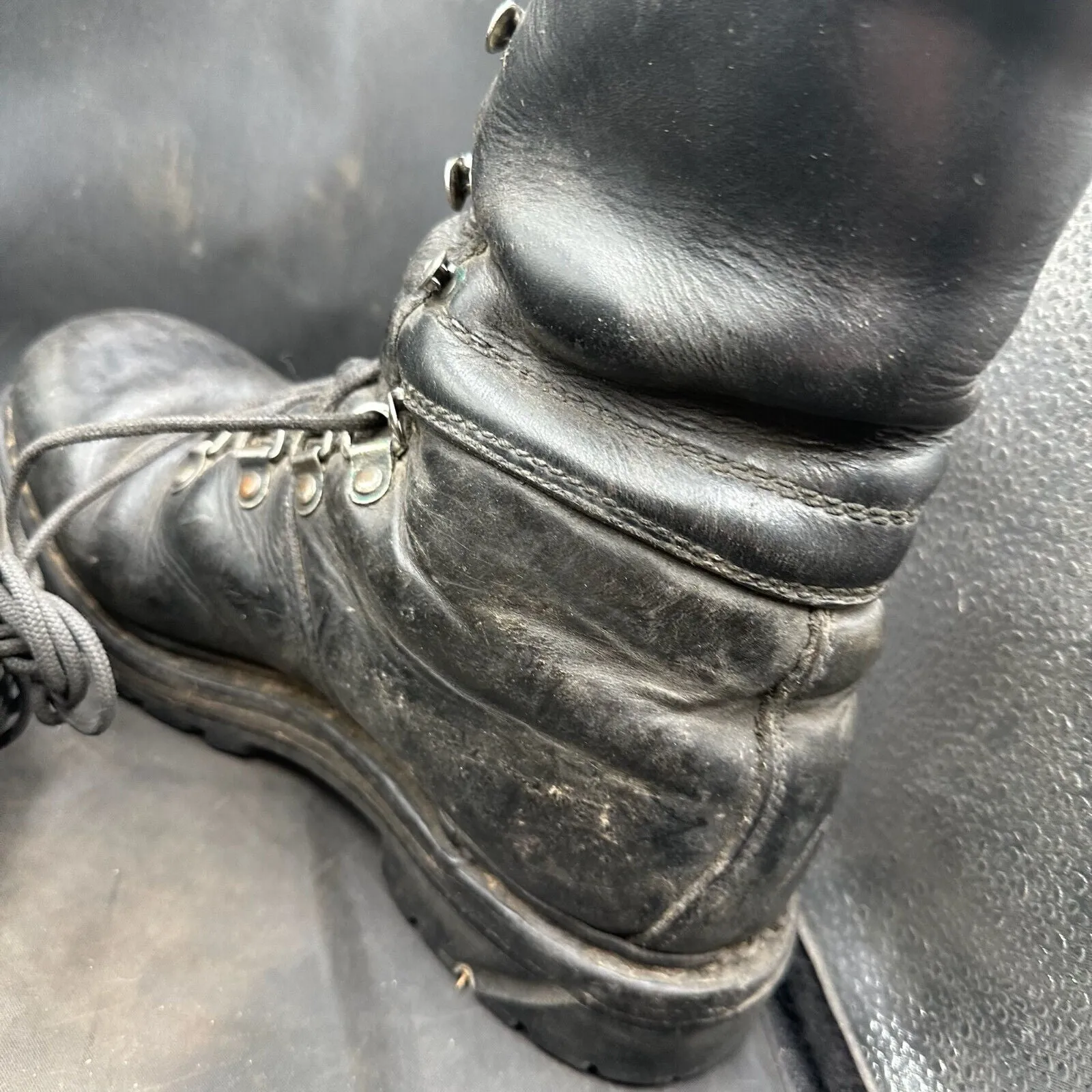Austrian Army Black Leather Army Combat Boots - Size EU 42 - UK 8