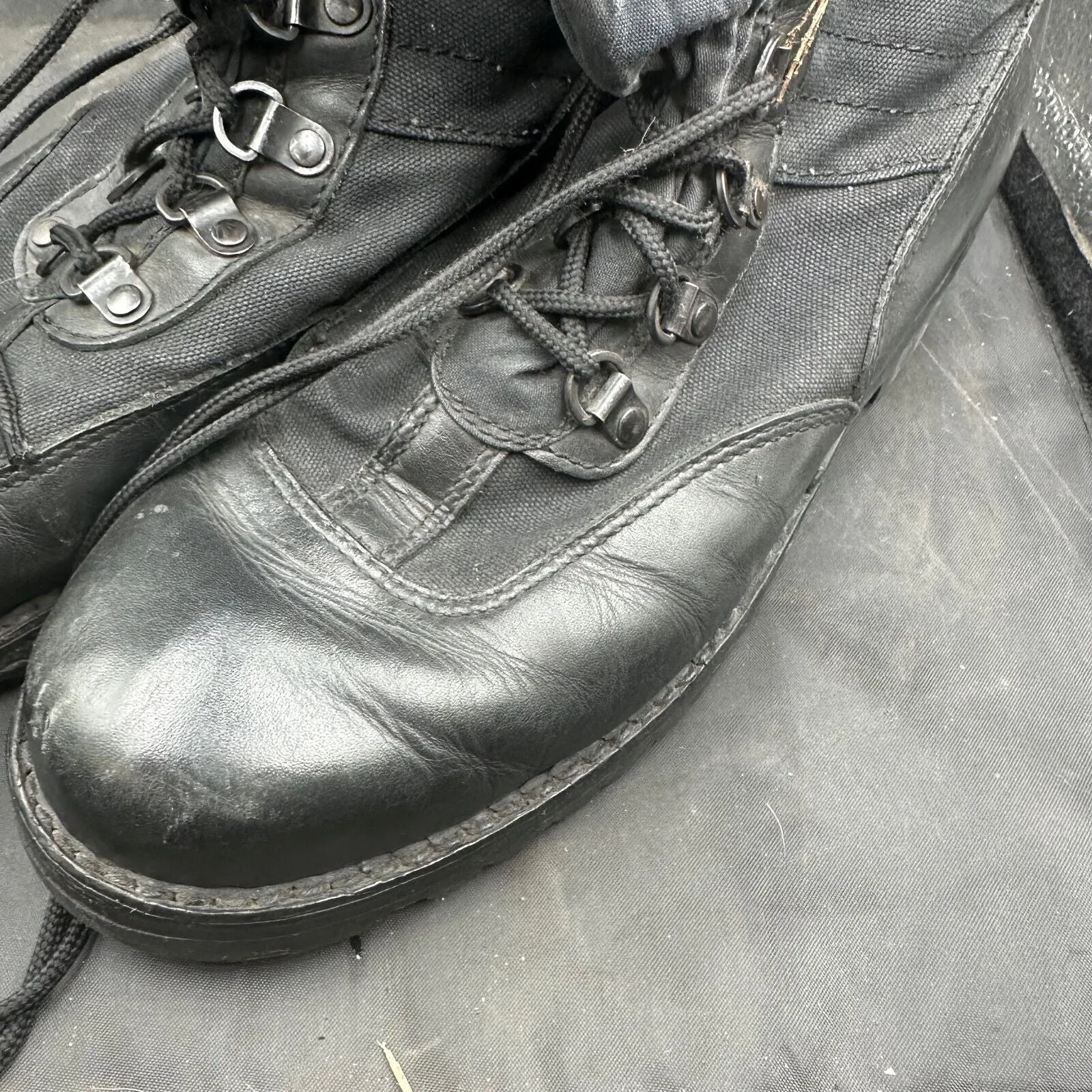Austrian Army Black Leather Army Combat Boots - Size EU 43 - UK 9