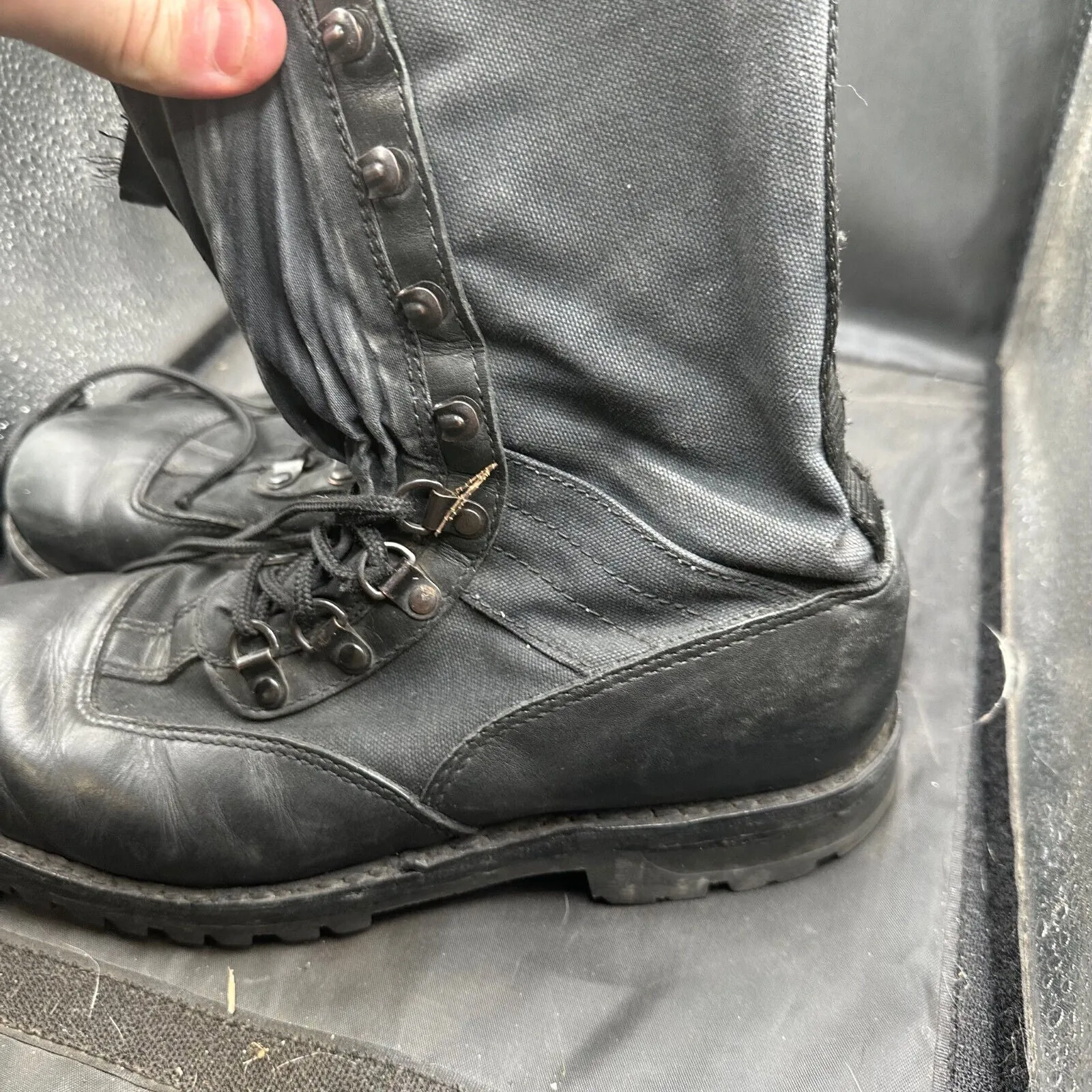 Austrian Army Black Leather Army Combat Boots - Size EU 43 - UK 9