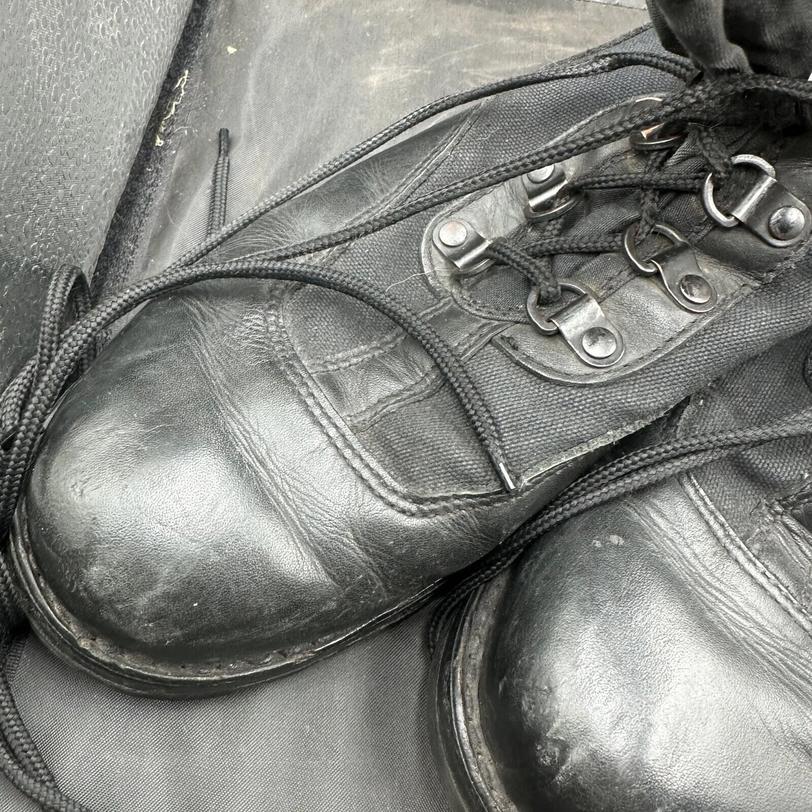 Austrian Army Black Leather Army Combat Boots - Size EU 43 - UK 9