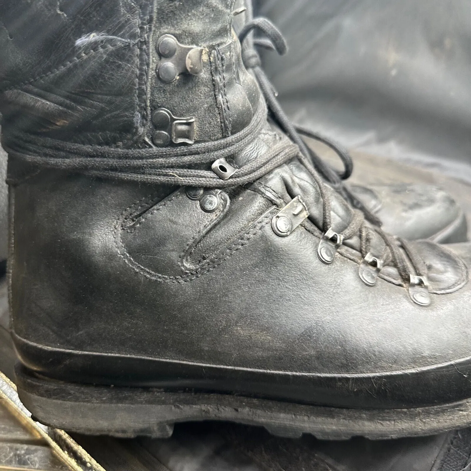 Austrian Army Black Leather Heavy Duty Combat Boots - Size EU 44 - UK 9.5