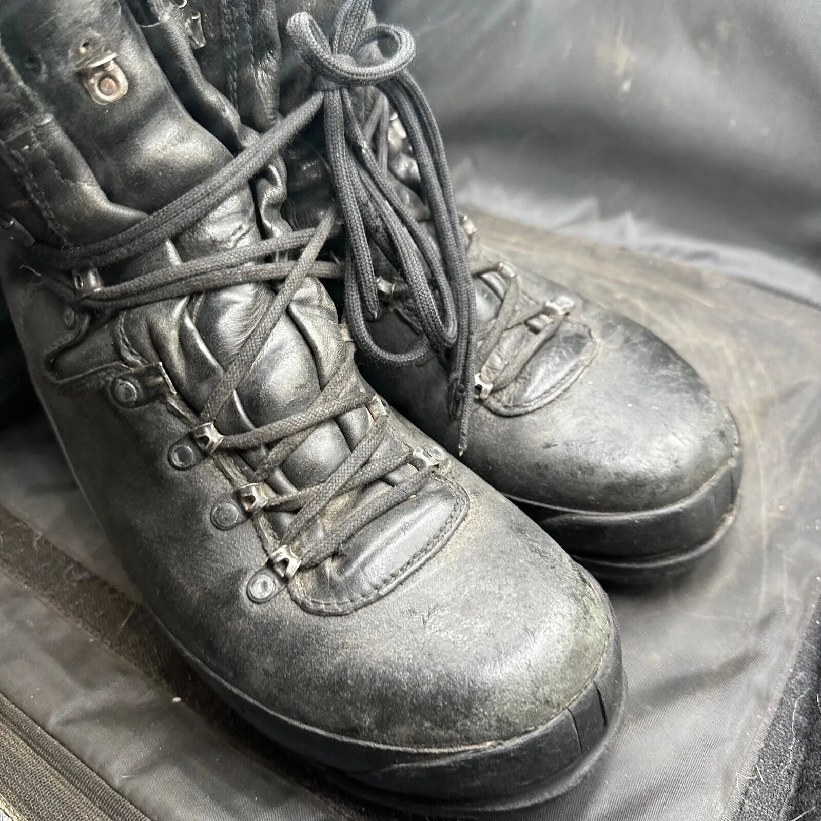 Austrian Army Black Leather Heavy Duty Combat Boots - Size EU 44 - UK 9.5