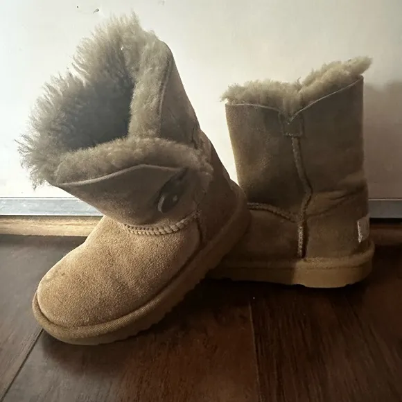 Authentic kids UGG boots girls size 9