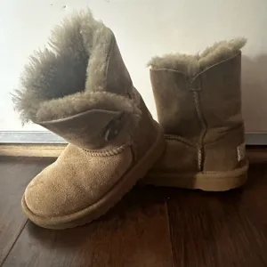 Authentic kids UGG boots girls size 9