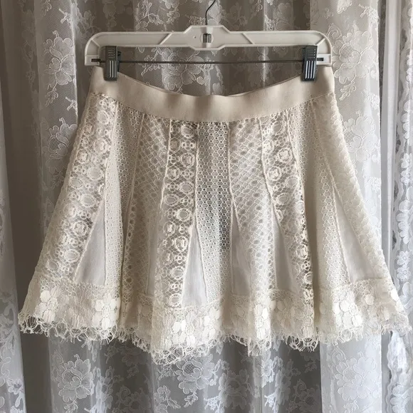 BCBGMaxAzria * NWT White Lace Mini Skirt