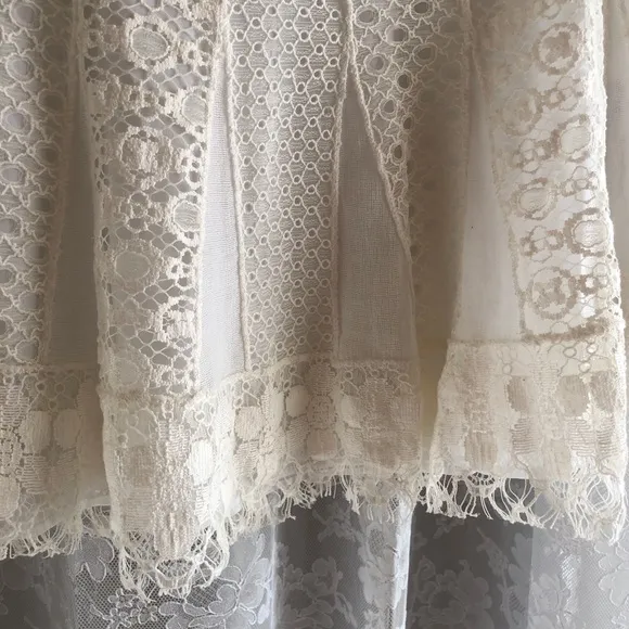 BCBGMaxAzria * NWT White Lace Mini Skirt