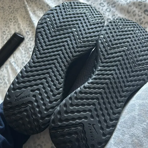 Black Nike Revolution 6 Sneakers - 6.5Y