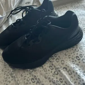 Black Nike Revolution 6 Sneakers - 6.5Y