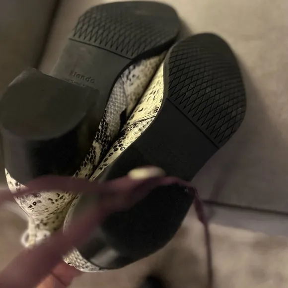 Blondo waterproof sealed snakeskin ankle boots bootie 🥾Winter shoe Sale was $50