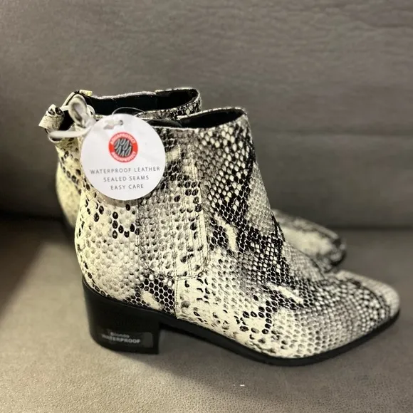 Blondo waterproof sealed snakeskin ankle boots bootie 🥾Winter shoe Sale was $50