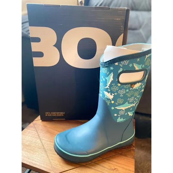 Bogs Rain Boots Shark Print Handles Youth Size 4 Waterproof NWB