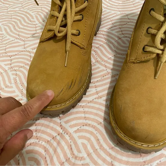 Cariba boots SIZE 7.5