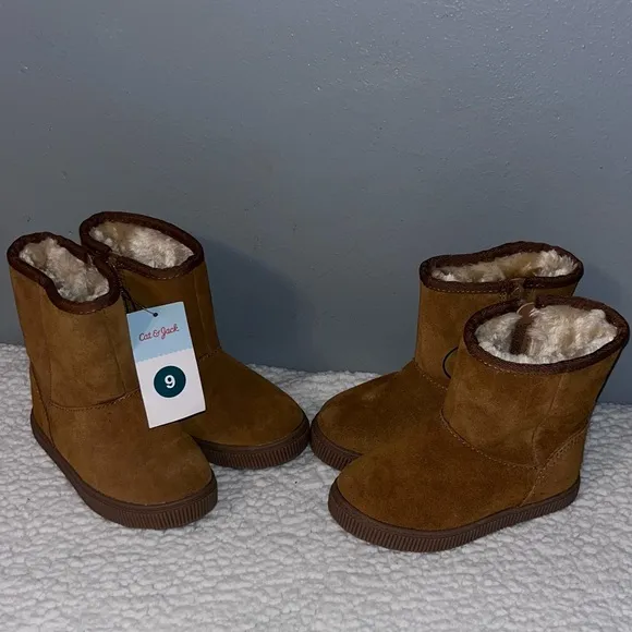 CAT &amp; JACK BOOTS SIZE 9, 2 PAIRS