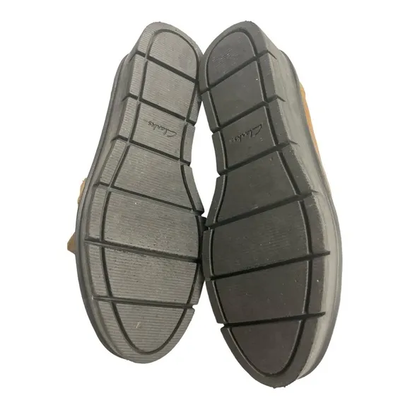 Clark’s Airbell Slip on Loafers size 8.5