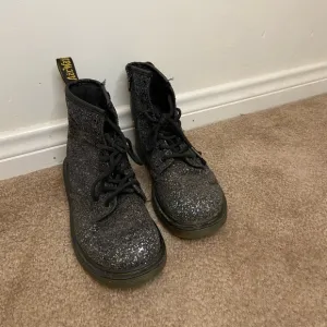 COPY - ✨Dr. Marten Kids Glitter Boots
