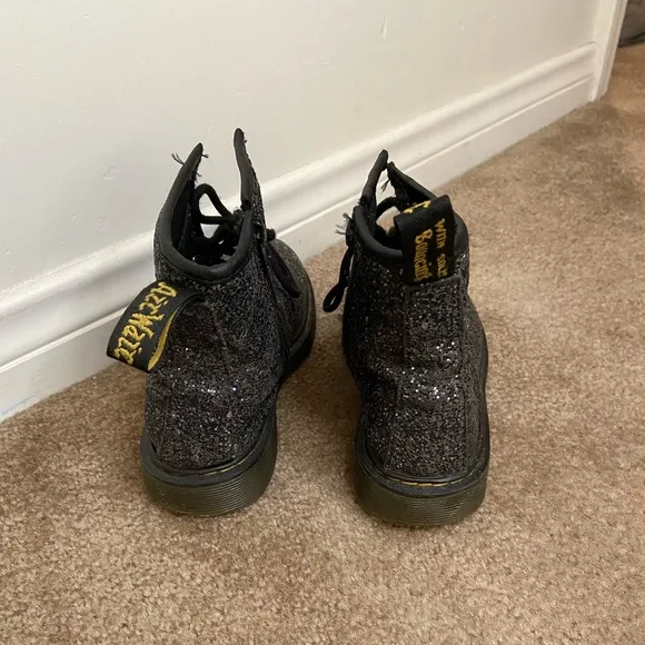 COPY - ✨Dr. Marten Kids Glitter Boots