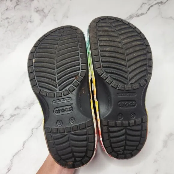 Crocs Classic Disney Rainbow Black Mickey Mouse Slip-On Clogs Kids 3 (J3)