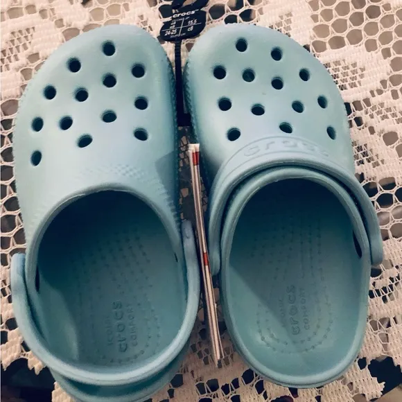 CROCS KIDS CLASSIC GLOW BLUE SIZE C8