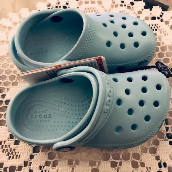 CROCS KIDS CLASSIC GLOW BLUE SIZE C8