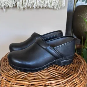 Dansko XP Professional Black Leather Clogs Size 40