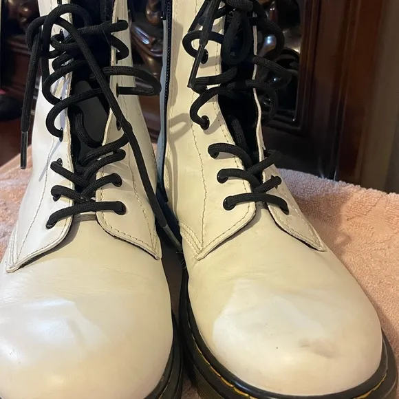 Dr. Martens Big Girl Boots- White size6 us L