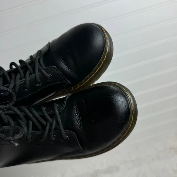 Dr. Martens Big Kid Boots Smooth Leather size 3 black Combat Lace up AW004