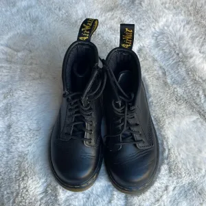 Dr Martens kids boots size 9