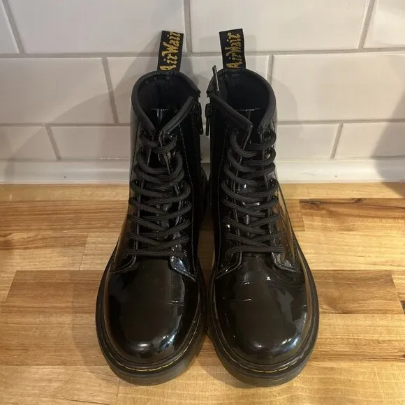 Dr Martens Lace Up Combat Boots Youth Girls SZ 2 Black Patent Leather JY004