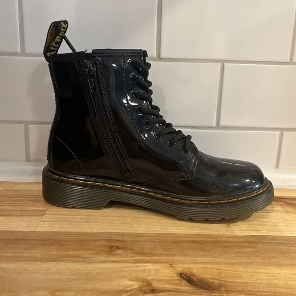 Dr Martens Lace Up Combat Boots Youth Girls SZ 2 Black Patent Leather JY004