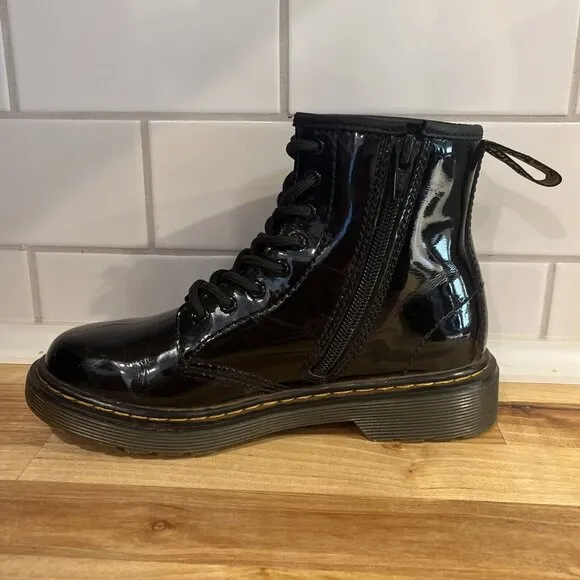 Dr Martens Lace Up Combat Boots Youth Girls SZ 2 Black Patent Leather JY004