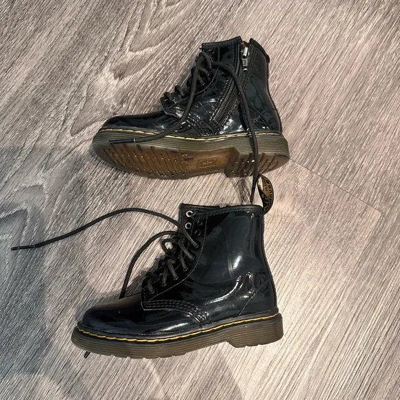 Dr. Martens toddlers black patent leather boots 🖤