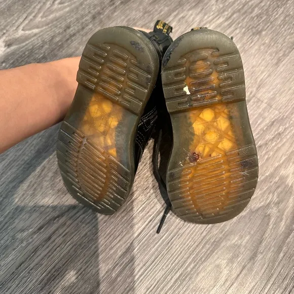 Dr. Martens toddlers black patent leather boots 🖤